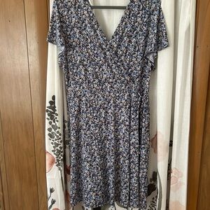 Kaileigh Blue and White Floral Midi Dress